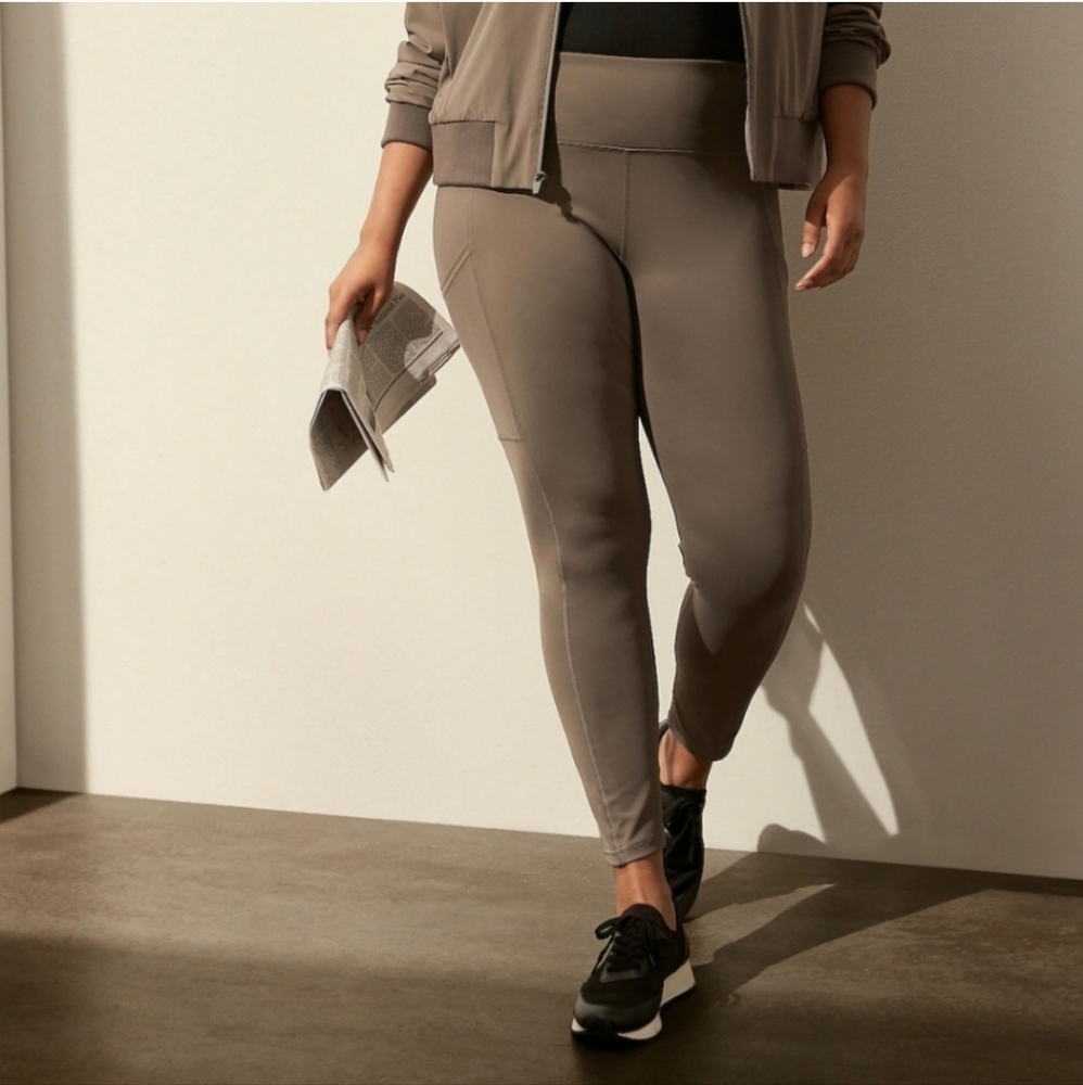 Banana Republic On The Go 7/8 Leggings in Dusty Olive XXS PETITE